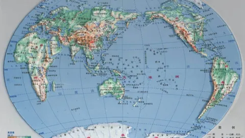 “欧冠激战：加拉塔萨雷与曼联战平3-3，门将奥纳纳失误多，曼联晋级前景堪忧”